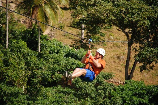 6 in 1 tours Full Day Safari, Zipline, Buggies and Horse Riding - Lunch, soda, and drinks at the ranch: how the pacing stays friendly