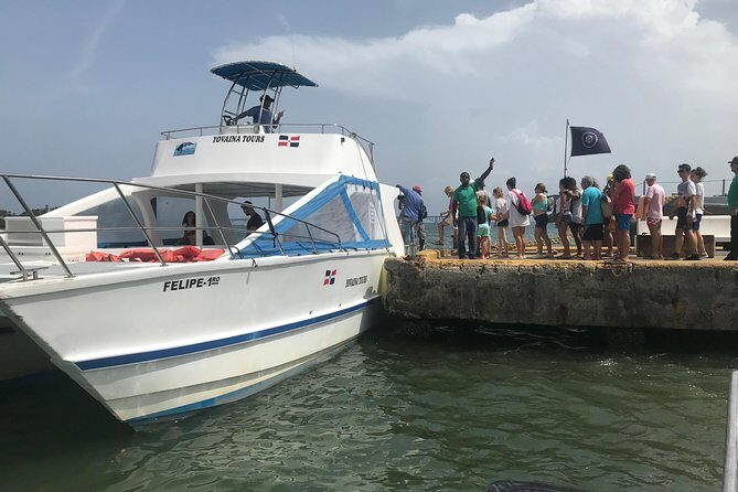Adventure in the bay of samana and waterfall El limon from punta cana - Stop in Santa Barbara de Samaná: bay views and the “start feeling” of the day