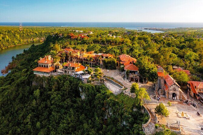 Altos de Chavón Half Day Tour from Bavaro Punta Cana - Getting to Casa de Campo: 8:00am departure and drive time
