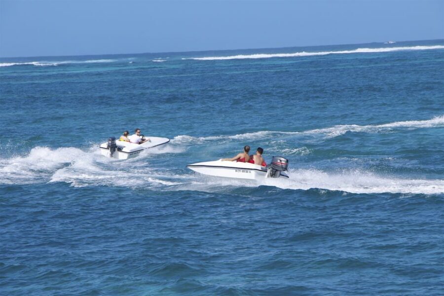 Bávaro: Speed Boat and Snorkeling Trip - Safety and guide style: the value of staying small