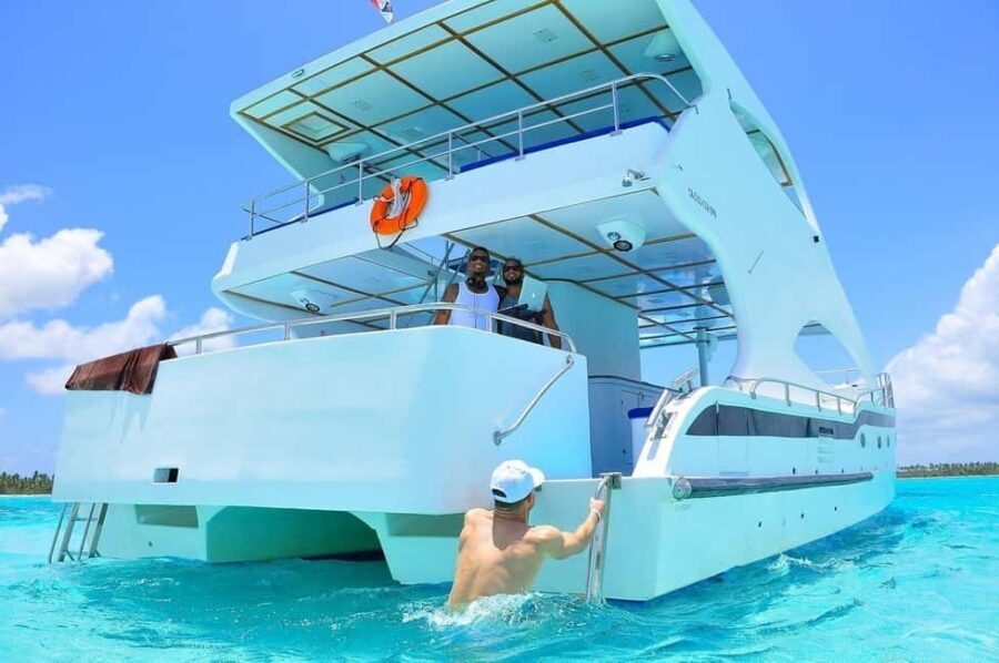 Bayahibe: Saona Island Catamaran Cruise with Natural Pool - Saona Island beach time: what you actually get