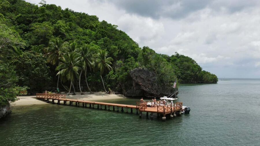 Cano Hondo Natural Pools & Los Haitises boat tour - Local lunch with locals: the meal is part of the experience