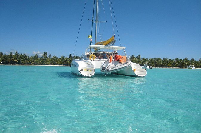Catalina Island - Arena Blanca Beach: white sand, clear water, and a chance to reset