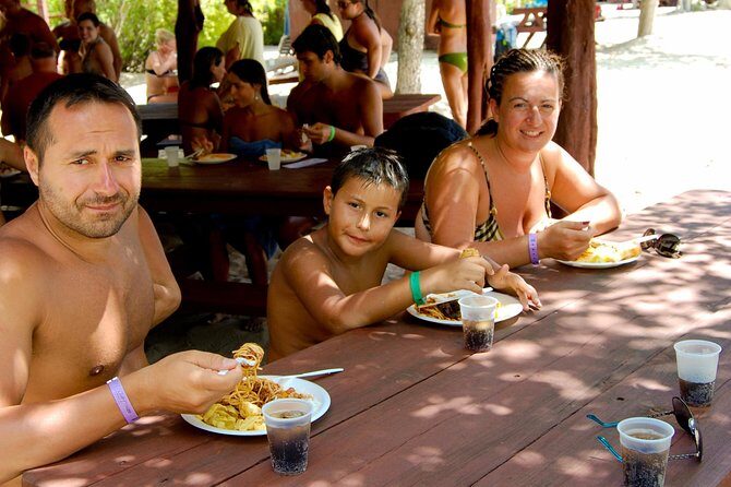 Catalina Island & Snorkeling Tour - Getting to La Romana: the early start that shapes the whole day