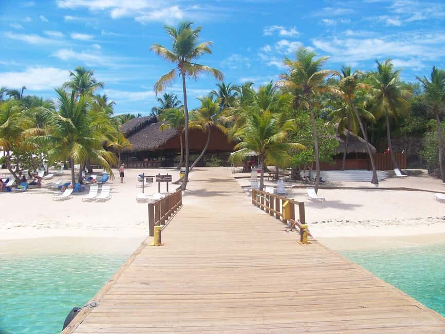 Catalina Island Tour with Snorkelling and Lunch - Getting From Punta Cana or Bayahibe to La Romana (Then Back Again)
