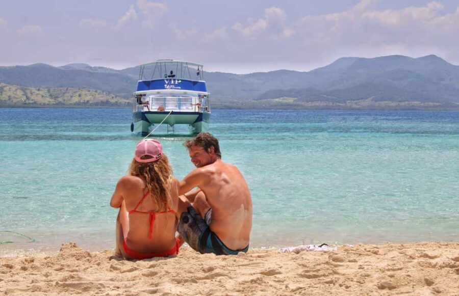Cayo Arena: VIP Experience in Luxury Catamaran - Arriving at Cayo Arena: sand bank beauty that rewards good timing