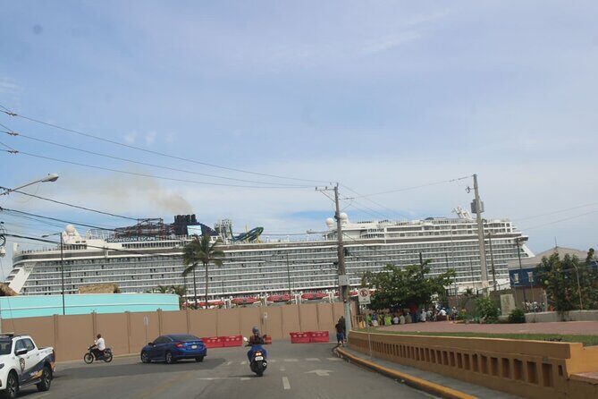 City tours Puerto Plata - Independence Park and San Felipe Church Area: Old Town at Human Scale