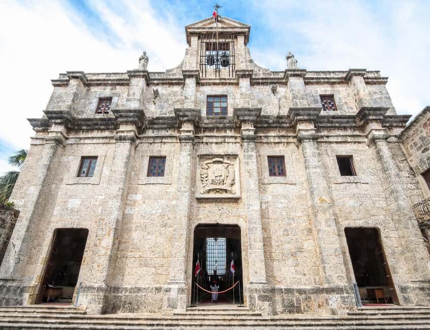 Colonial Zone: Historical Tour with a visit to the Columbus Lighthouse and Tres Ojos Park - The Colonial Zone guided walk: where the big sites connect