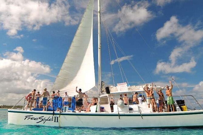 Crucero de Fiesta y Snorkel en Punta Cana - Getting there: pickup and drop-off with Platinum Transfer Punta Cana