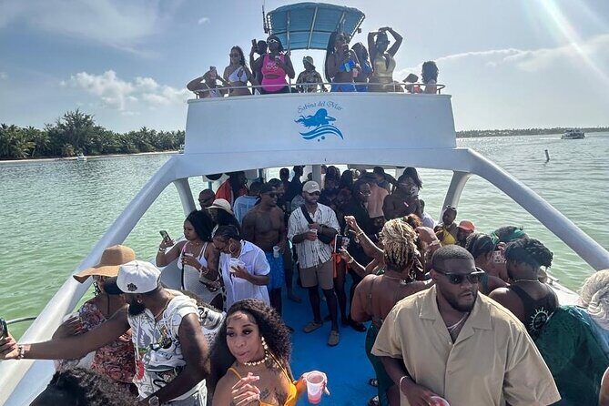 DE Hip Hop Boat Party for Adults and Free Drinks Only - Key highlights at a glance
