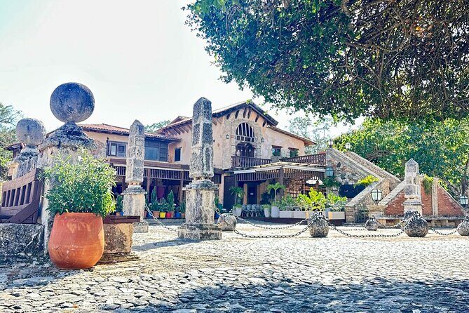Discover La Romana Culture and local flavours - Altos de Chavón: Mediterranean Streets Above the Chavón River