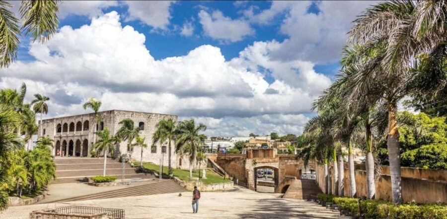 Discover Santo Domingo: A Day Trip from Punta Cana - Los Tres Ojos caves: freshwater lakes and a cave stop before the city