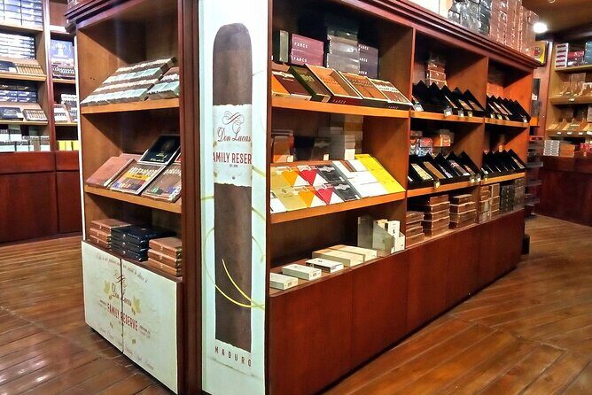 Don Lucas Cigar Factory, Rum tasting, Cocoa factory, Souvenirs - Amber and larimar souvenirs: how to shop with confidence