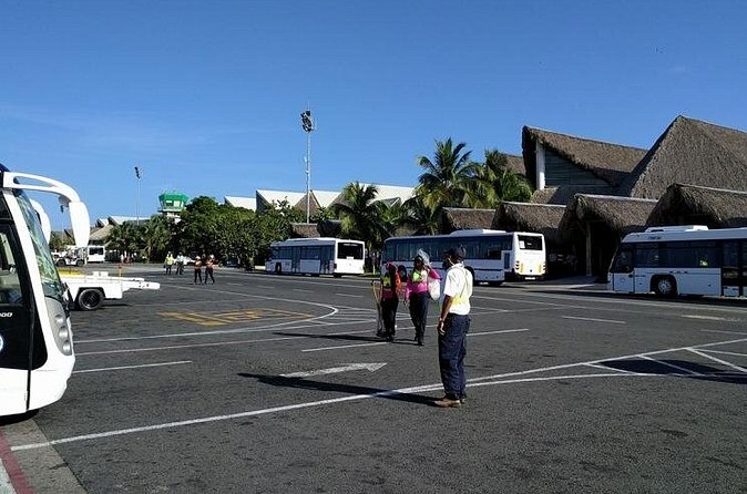 Effortless Airport Transfers in Punta Cana - Comfort and vehicle details: air conditioning, current vehicles, and less hassle