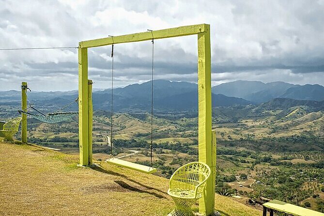 Excursion to Montaña Redonda and Playa Esmeralda from Punta Cana - Lunch with a view: why it feels special here