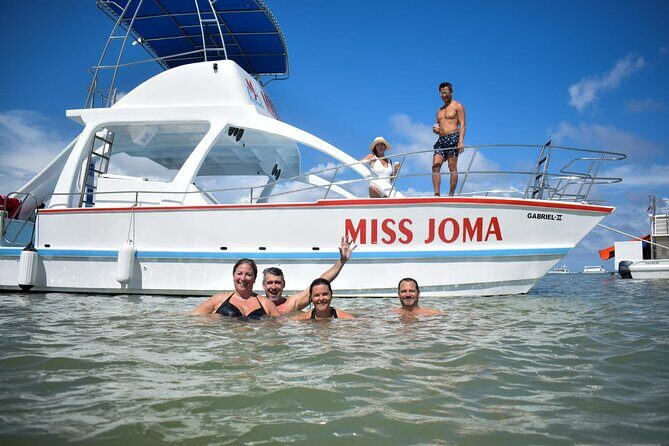 Experience for families and friends by private boat with pick-up - Slides and snorkeling gear: how to pack for a smooth sea day