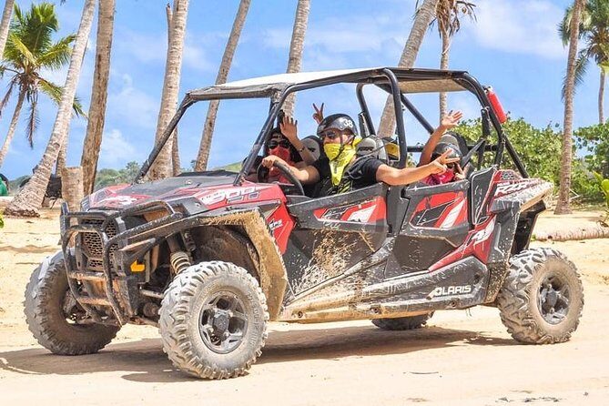 Family Polaris - Suzuka Tours Punta Cana - Trail time and a typical house stop: the local rhythm in between
