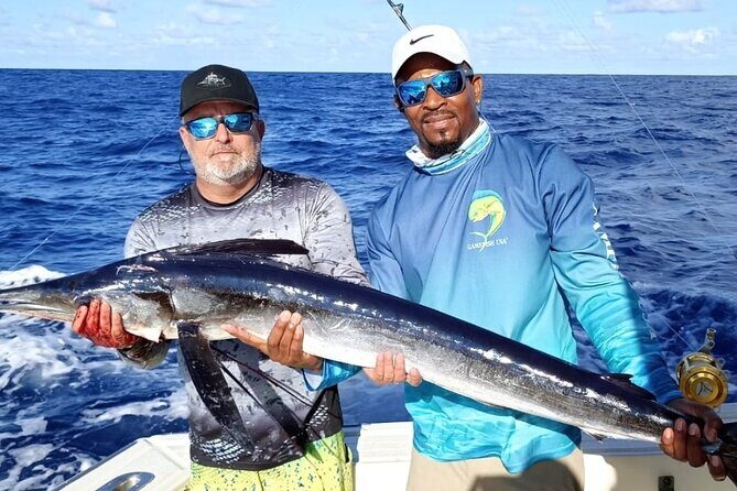 FISHING PRO CHARTERS - Boat Excursion - Sobre Las Olas - The 5-hour flow: what the day feels like from start to finish