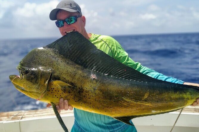 FISHING PRO CHARTERS - Boat Excursion - Sobre Las Olas - Comfort on bumpy seas: drinks, motion sickness, and onboard practicality