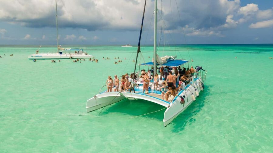 From Bayahíbe: Saona Island Catamaran Cruise with Buffet - What to Bring (So Your Day Feels Easy)