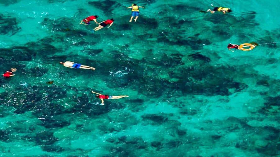 From Punta Cana: Exclusive Catalina Island Tour with Transportation and Lunch - La Romana mini tour: port-town views and photo moments