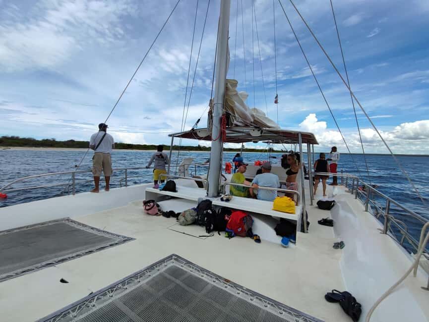 From Punta Cana: Exclusive Catalina Island Tour with Transportation and Lunch - Lunch and drinks: more than a break, it’s part of the vibe