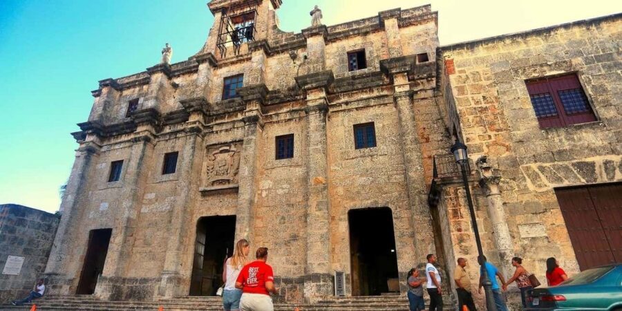 From Punta Cana Santo Domingo Day Trip with Hotel Pickup - Entering the Colonial Zone, or The Ladies, on Foot