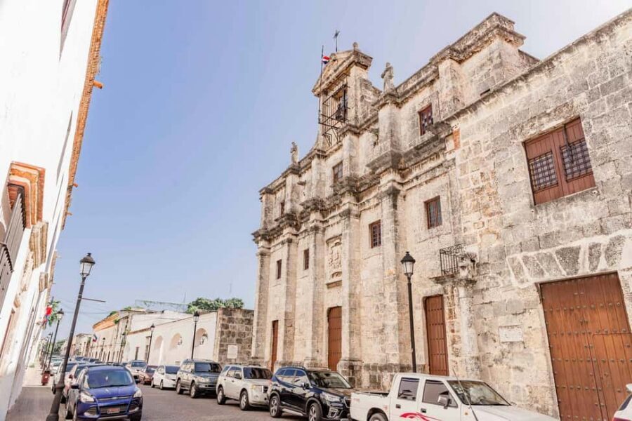 From Punta Cana: Santo Domingo Full-Day Tour with Lunch - First Cathedral of America and the major monuments: seeing the city in context