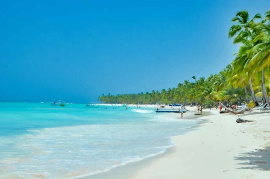 From Punta Cana: Saona and Mano Juan Day Trip by Speed Boat - Playa Abanico (Fan Beach): why it’s a smart first stop