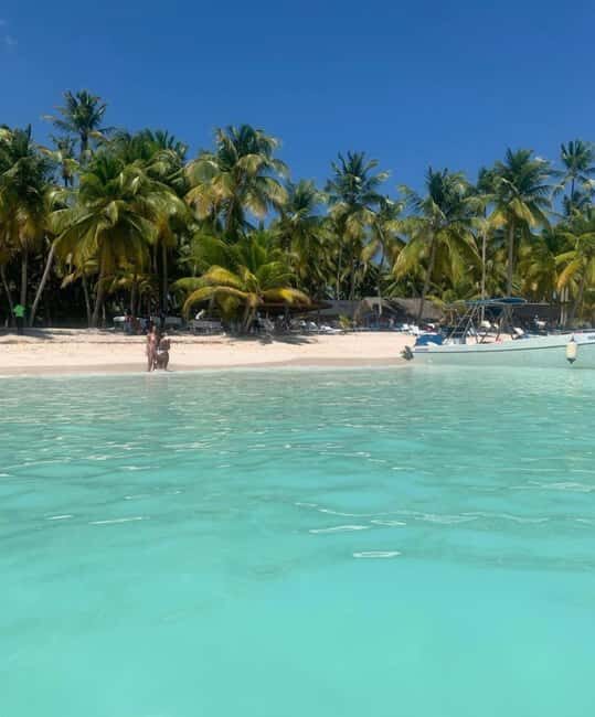 From Punta Cana: Saona Island Boat Trip with Buffet - The white-sand beach stop: where lunch actually fits