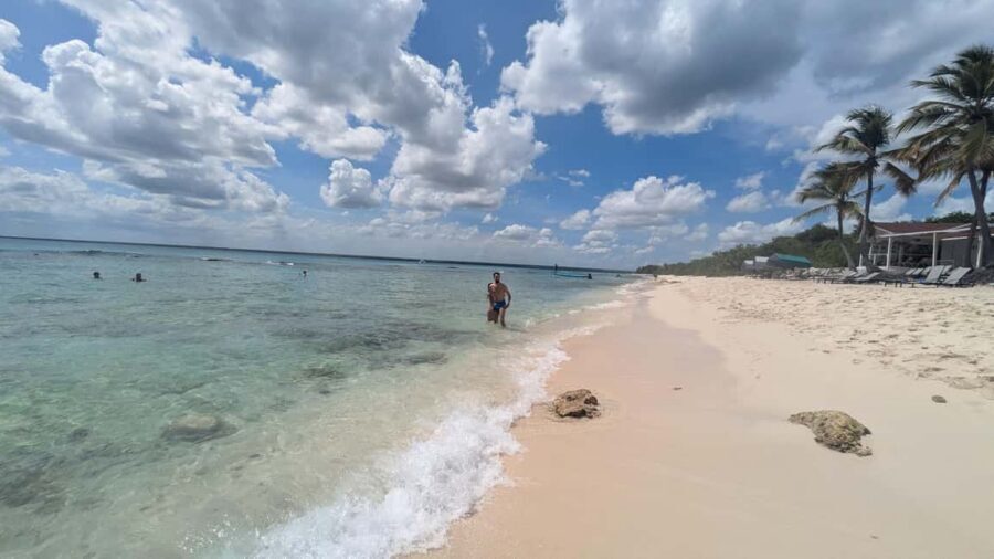 From Santo Domingo: Catalina Island Day Tour - The Van Ride to La Romana (Plus That 30-Minute Breakfast Stop)