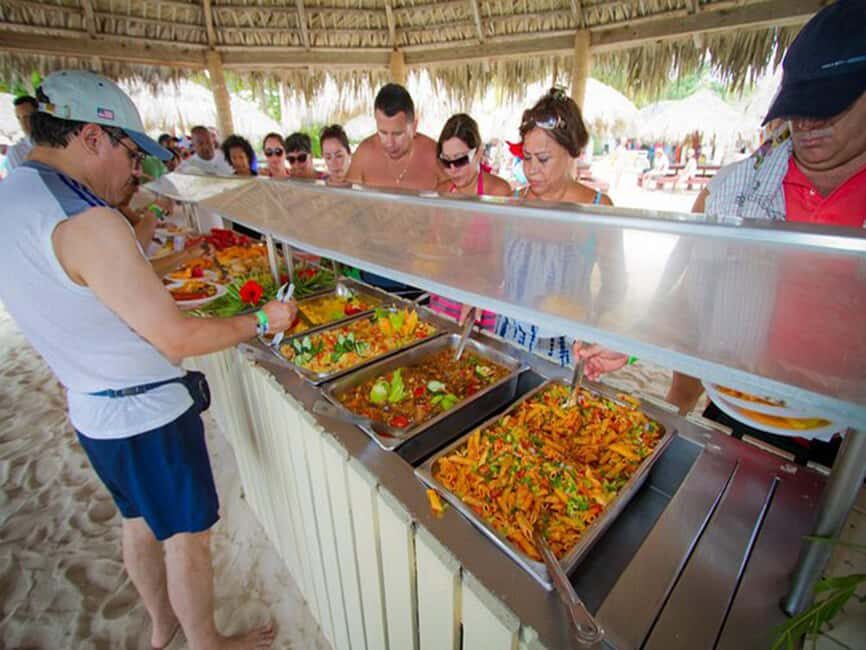 From Santo Domingo: Saona Island Day Trip with Lunch - Getting Started in Santo Domingo: The Pizzarelli Meeting Point and Timing