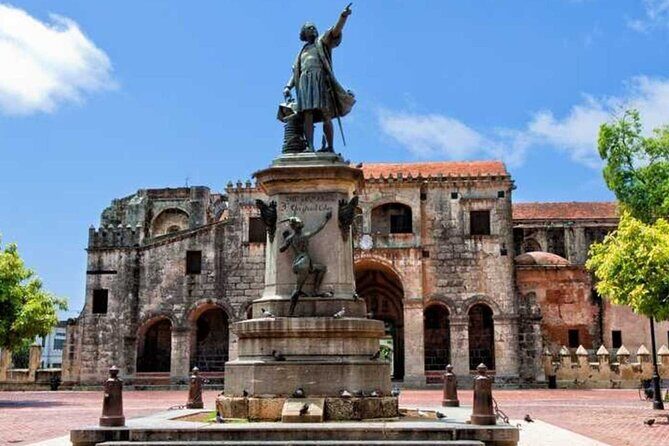 Full-Day Adventure Tour of Culture through Santo Domingo - Basilica Cathedral of Santa María la Menor: Faith, Continuity, and Craft