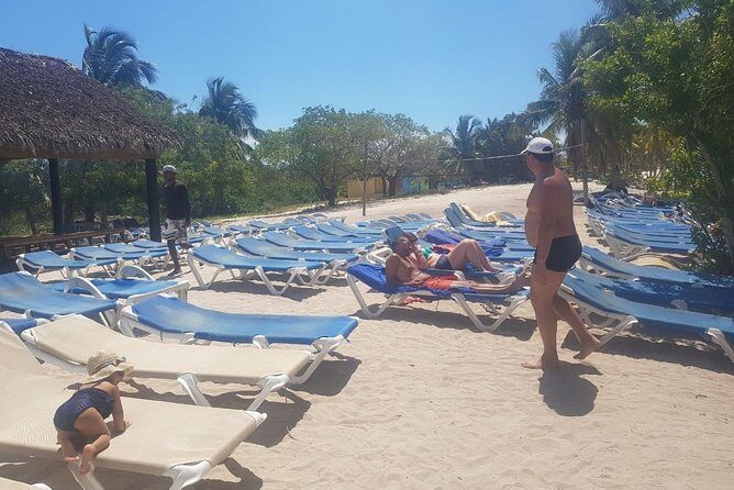 Full day Caribbean Catalina Island with snorkeling - BBQ Buffet Lunch and Open Bar on Board: Food That Makes the Day Work
