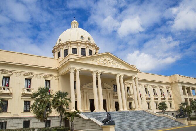 Full day Santo Domingo - Shared tour - Amber Museum and local crafts: how to handle the “shopping” moments