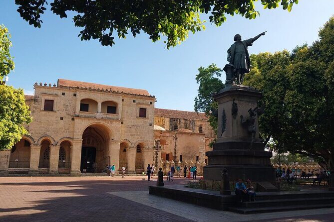 Full Day Santo Domingo Tour - Faro a Colón: Lighthouse Meets Mausoleum