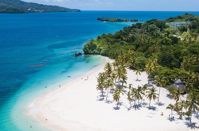 Full day tour Samana, Las Terrenas and El Limón from Santo Domingo - Boat ride to Cayo Levantado (Bacardí Island): palms, water, and humidity