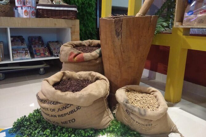 Guided Shopping Tour - Rum tasting, chocolate factory, Cigar factory - Chocolate Chin-Chin: Organic Cocoa Worth Slowing Down For