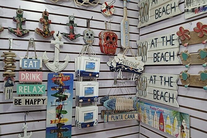 Guided Souvenir Shopping Tour in Punta Cana - Hotel Pickup and the Shared Van Reality