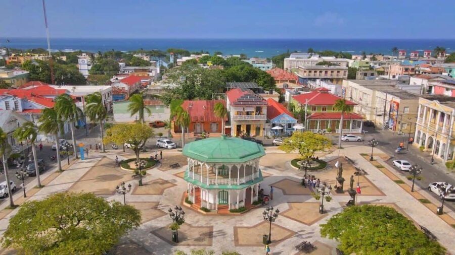 Half Day Cultura Tour of the City of Special for Cruise Ship - Museo del Ambar Dominicano and why that Victorian building matters