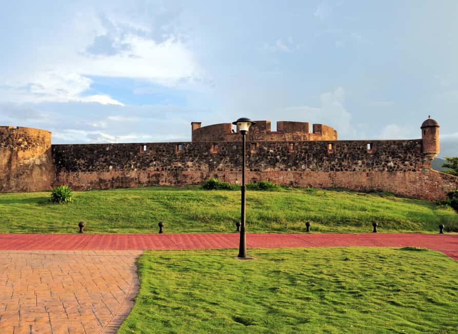 Half Day Private City Tour of Puerto Plata - Paseo de Doña Blanca and Umbrella Street: quick photos, strong visual payoff