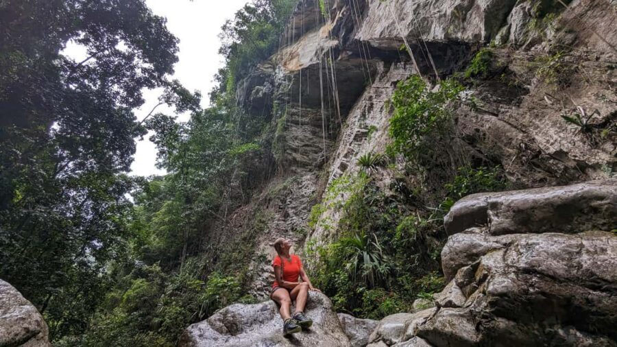 Hiking Tabernacle Thundering Waterfall - Food and small comforts: breakfast, Dominican lunch, and changing near the car