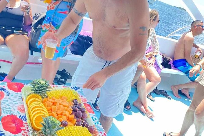 Hip Hop Beat and Live Dj Adults Only Party Boat and Free drinks - Live DJ, Games, and Open Bar: Adults-Only Drinks Policy