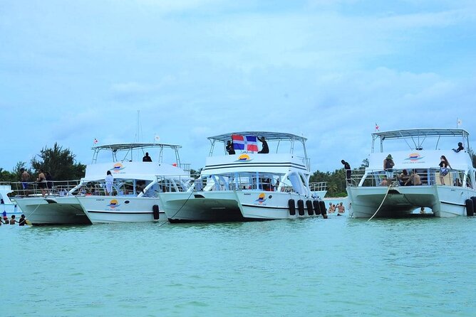 Hip Hop Beat and Live Dj Adults Only Party Boat and Free drinks - Who This Party Boat Best Suits (and Who Might Prefer Something Quieter)