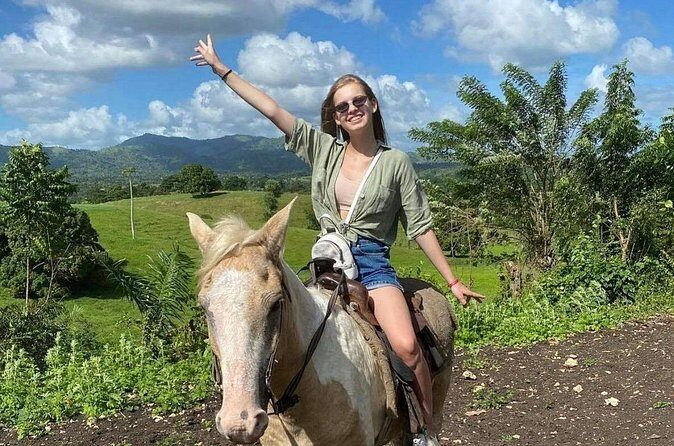 Horseback Riding with Pickup from Punta Cana - The short cigar-making lesson (plus history and samples)