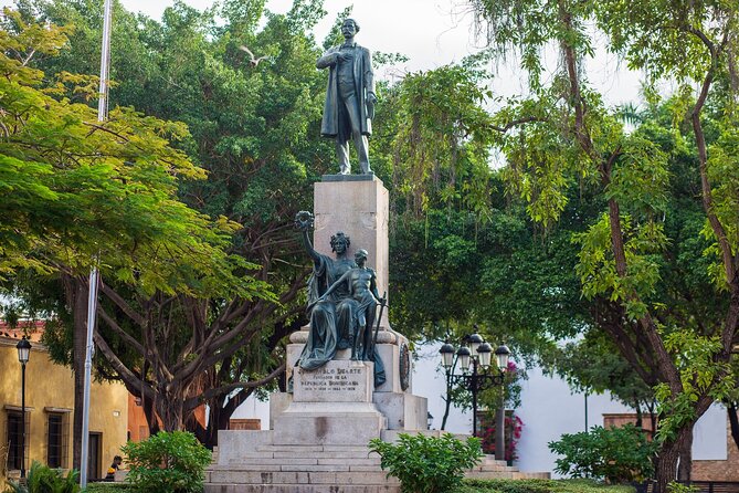 Iconic Highlights and historical Tour in Santo Domingo - Santo Domingo’s Colonial Zone: why this route works