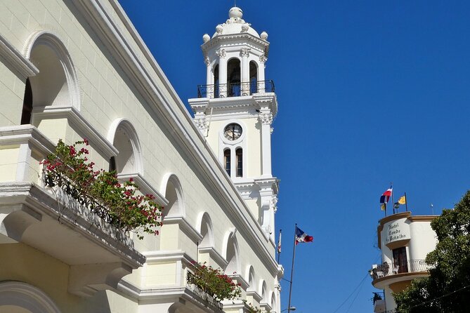 Iconic Highlights and historical Tour in Santo Domingo - Calle Las Damas and Parque Colón: streets that explain the era