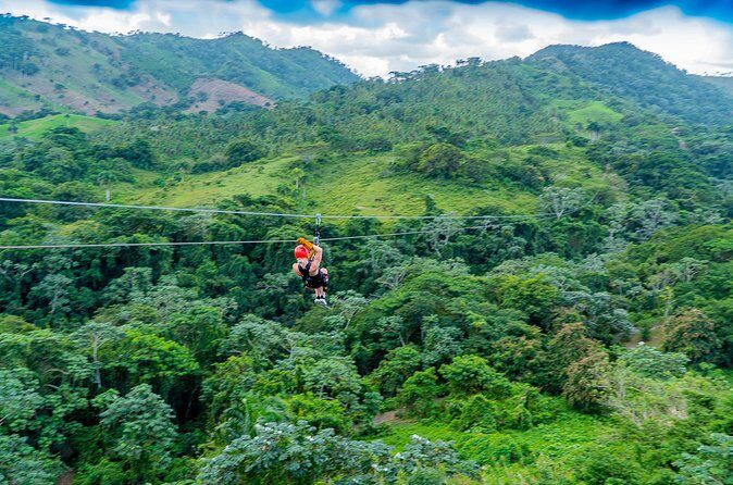 Jungle Buggies + Ziplines Adventures - Coconut house and Dominican food stops: the calm between adrenaline