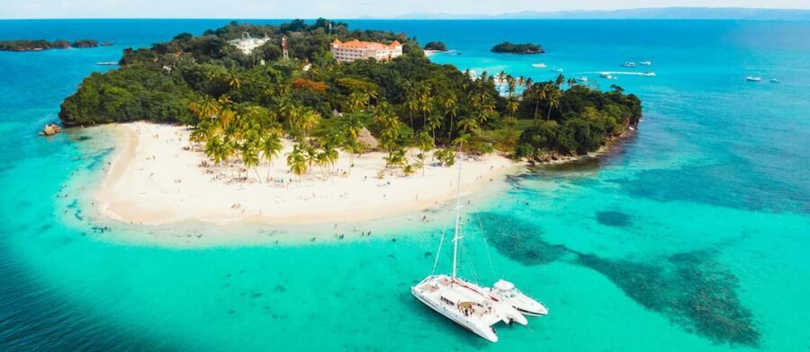 Las Terrenas: Whale Watching and Cayo Levantado Island Tour - Cayo Levantado beach time and lunch on Bacardi Island