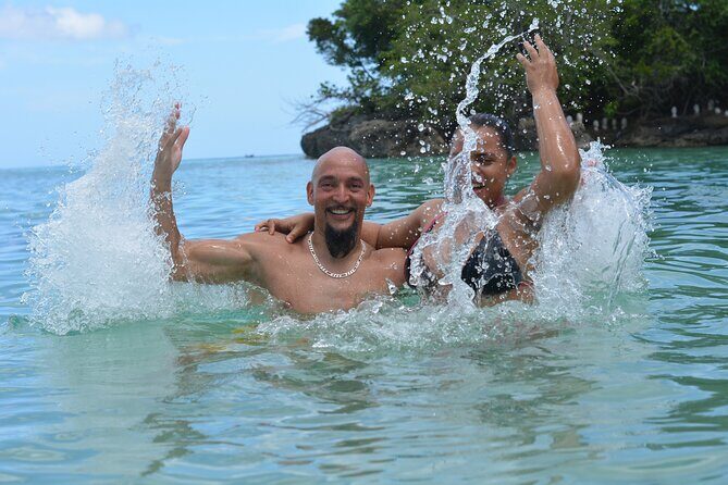 Local Excursion Blue Laguna el dudu - Blue Lagoon in Dudu: the two-lake swimming plan, plus zipline and the Taino cave